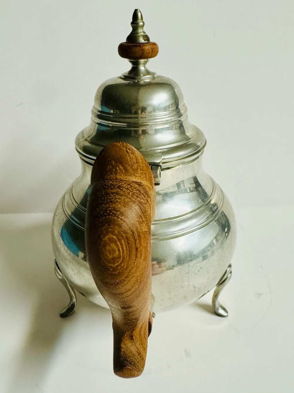 1960s Williamsburg Restoration Pewter Teapot by Kirk Stieff with Wood Handle